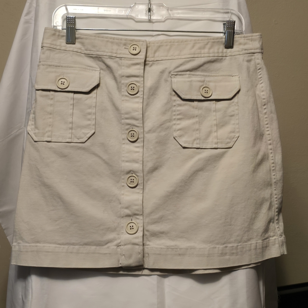 Gap size 10 button up Skirt Khaki